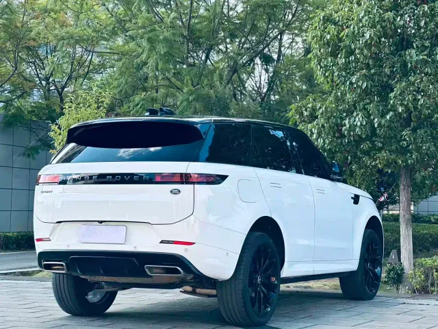 Land Rover Range Rover Sport — Фото автомобиля 4