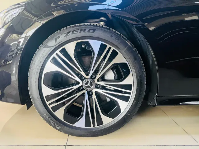 Mercedes-Benz E-Class — Фото автомобиля 19