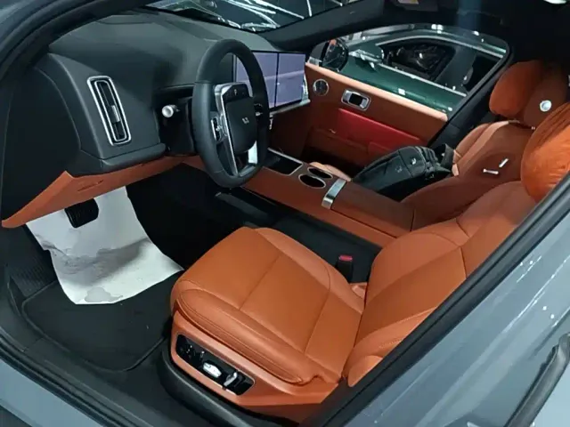 Li Auto L7 — Фото автомобиля 15