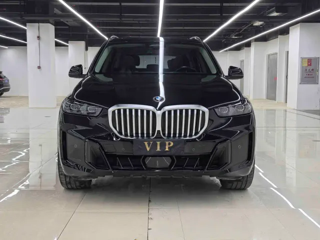 Фотография автомобиля — BMW X5