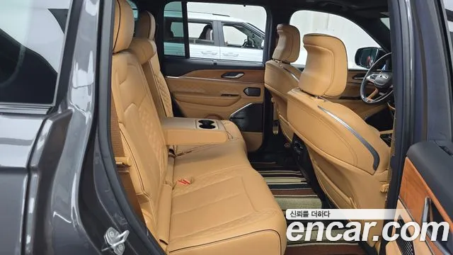 Jeep Cherokee — Фото автомобиля 10