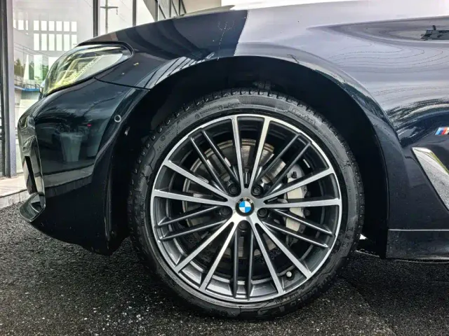 BMW 5 Series — Фото автомобиля 15