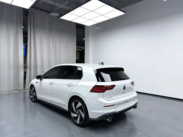 Volkswagen Golf GTI — Фото автомобиля 9