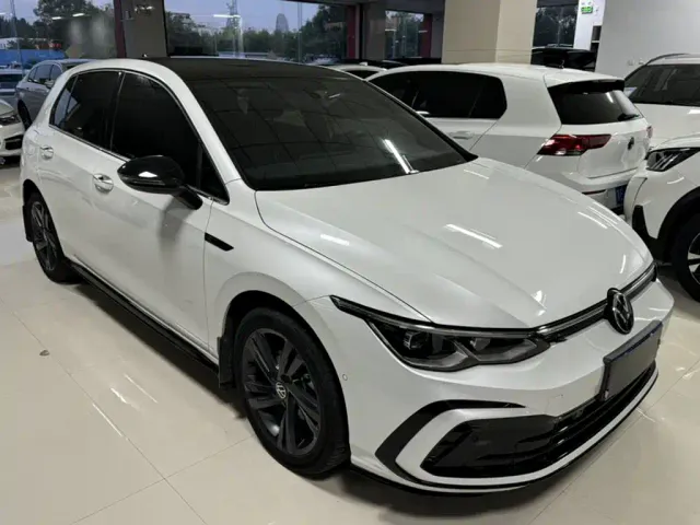 Volkswagen Golf — Фото автомобиля 18