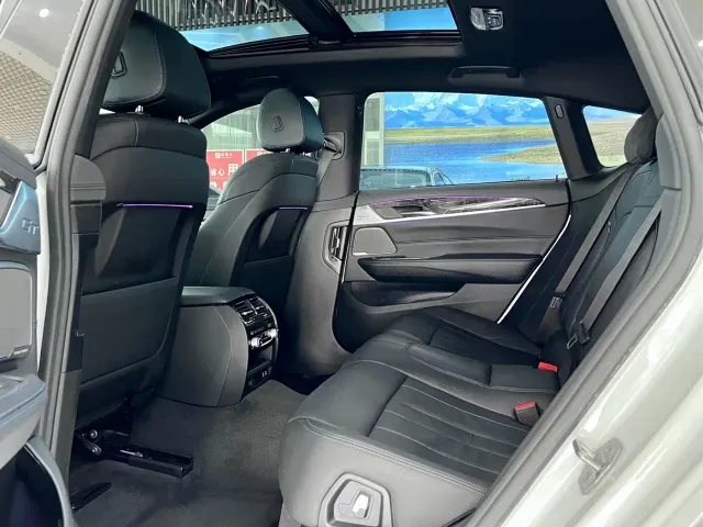 BMW 6 Series Gran Turismo — Фото автомобиля 10