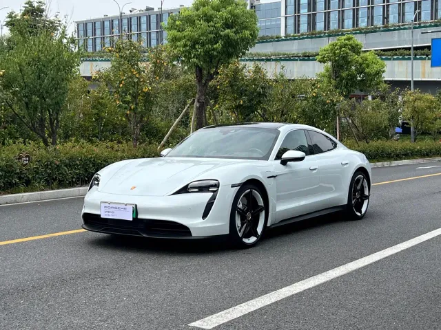 Фотография автомобиля — Porsche Taycan