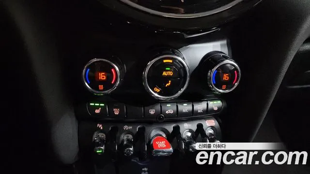 Mini Cooper Cooper 5 дверей Classic — Фото автомобиля 30