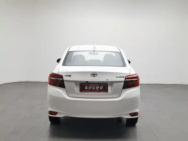 Toyota Vios — Фото автомобиля 4