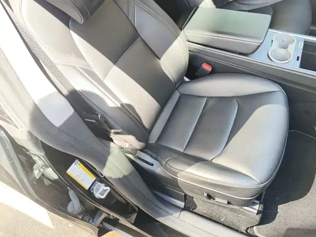 Tesla Model Y — Фото автомобиля 24