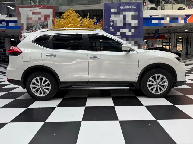 Nissan X-Trail — Фото автомобиля 8