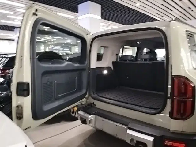 BYD FangChengBao Leopard 5 — Фото автомобиля 18