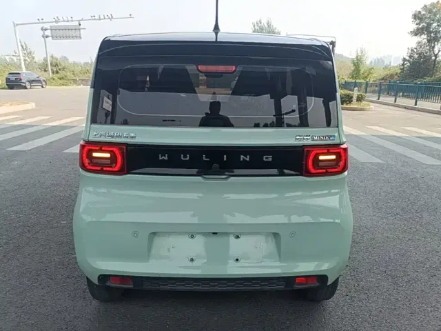 Wuling Hongguang Mini EV — Фото автомобиля 5