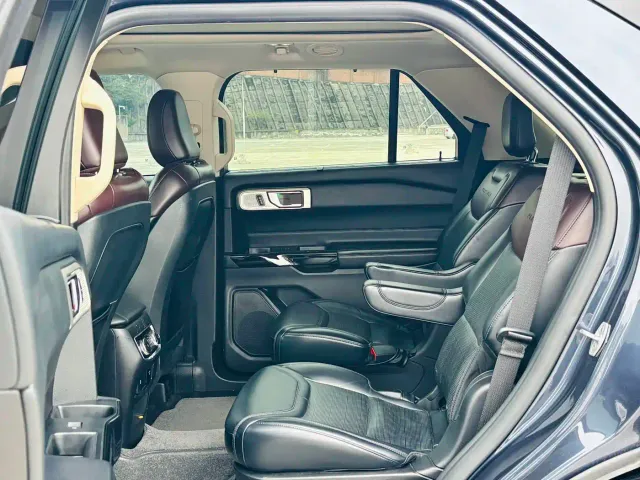 Ford Explorer — Фото автомобиля 13