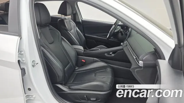 Hyundai Avante CN7 — Фото автомобиля 11