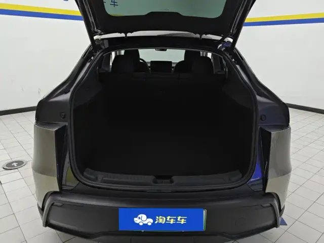 Tesla Model Y — Фото автомобиля 4