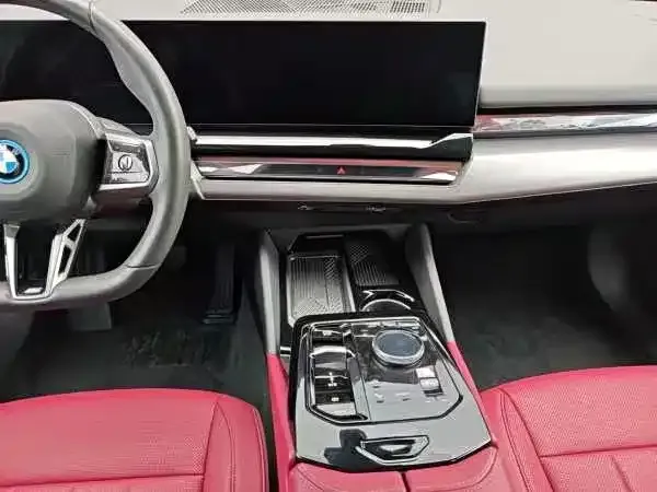 BMW i5 — Фото автомобиля 7