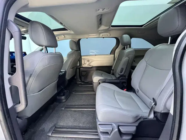 Toyota Granvia — Фото автомобиля 8