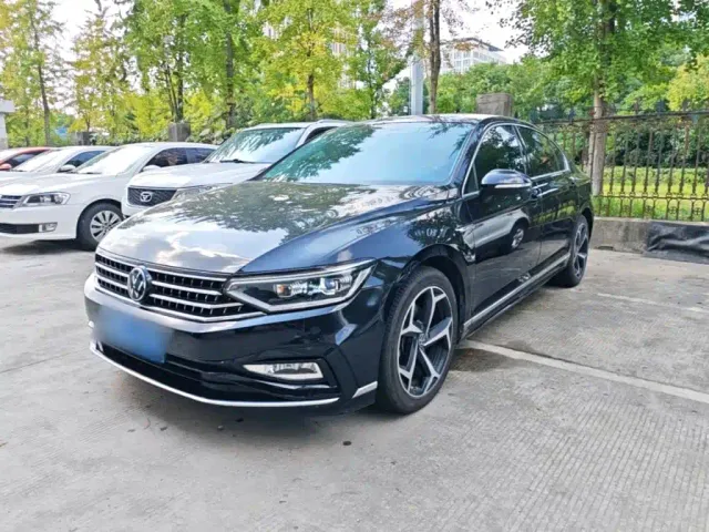 Фотография автомобиля — Volkswagen Magotan