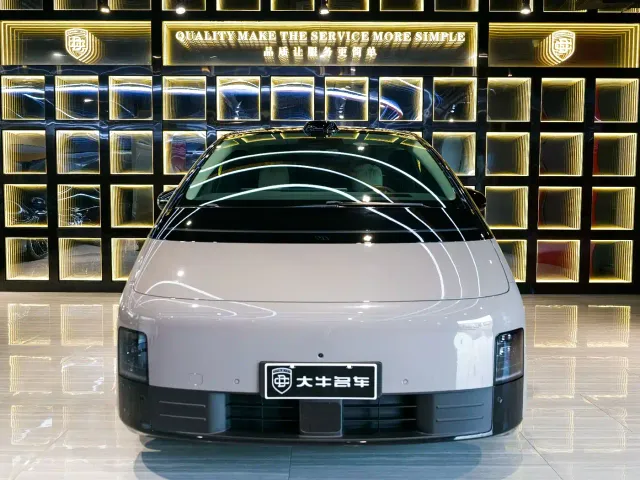 Li Auto MEGA — Фото автомобиля 2