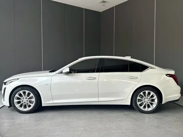 Cadillac CT5 — Фото автомобиля 4