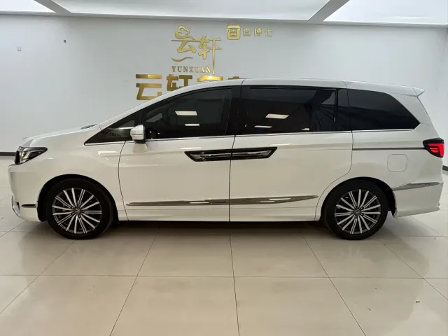 Honda Elysion — Фото автомобиля 4