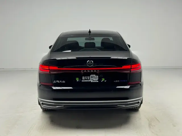 Volkswagen Passat — Фото автомобиля 5