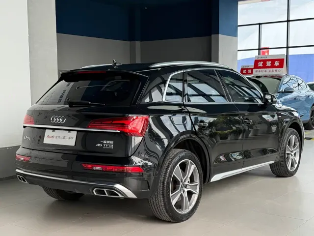 Audi Q5L — Фото автомобиля 5