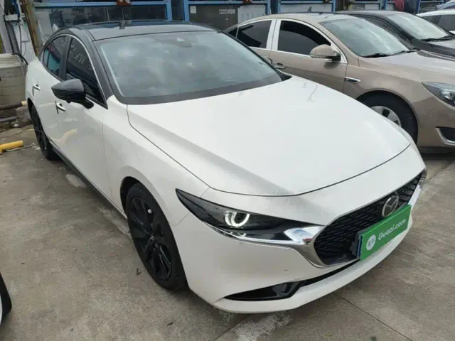 Mazda Axela — Фото автомобиля 3