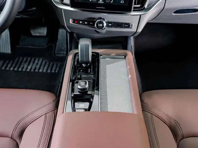 Volvo S90 — Фото автомобиля 12