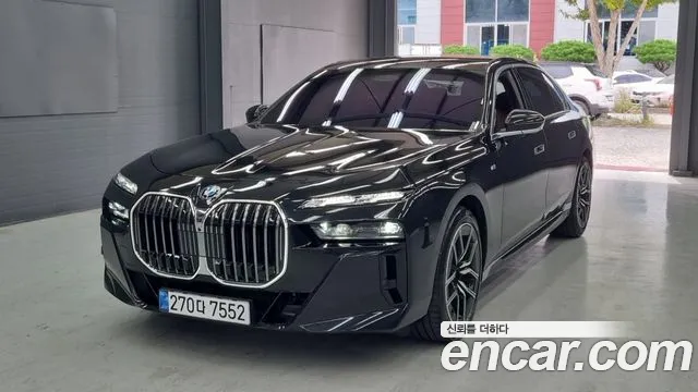 Фотография автомобиля — BMW 7-Series