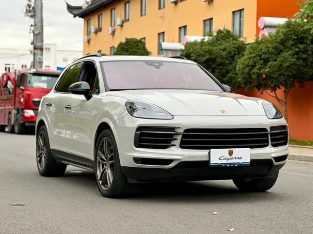Porsche Cayenne — Фото автомобиля 3