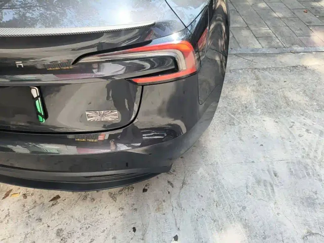 Tesla Model 3 — Фото автомобиля 7