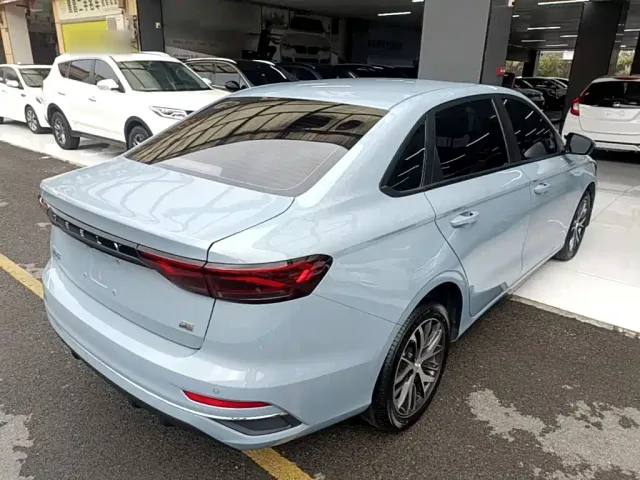 Geely Emgrand — Фото автомобиля 6