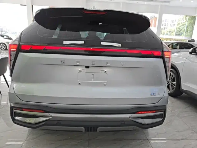 Geely Boyue L — Фото автомобиля 5