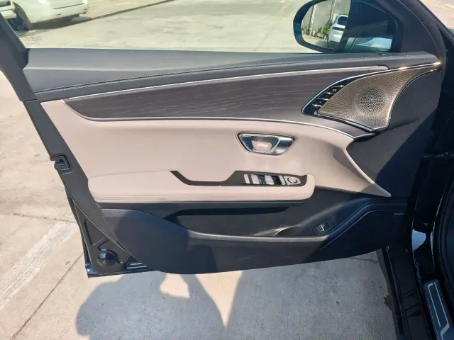 BYD Han 2025 DM-i Smart Driving Edition 125KM LiDAR Flagship — Фото автомобиля 9