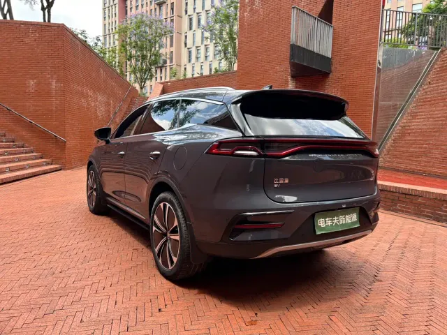 BYD Tang — Фото автомобиля 13