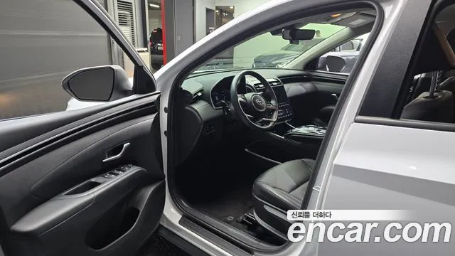 Hyundai Tucson Tucson (NX4) Бензин 1.6 турбо 2WD — Фото автомобиля 10