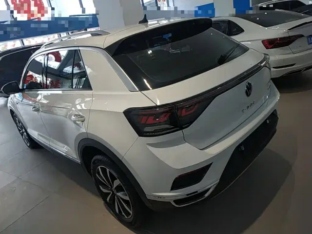 Volkswagen T-Roc — Фото автомобиля 4