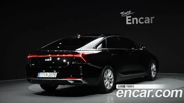Kia K8 — Фото автомобиля 2