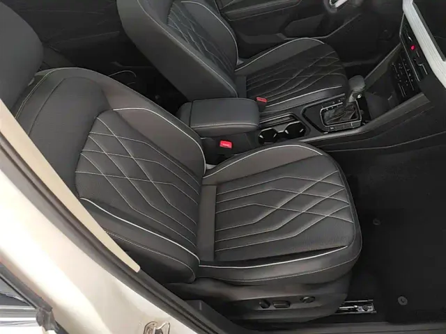 Volkswagen Tiguan L — Фото автомобиля 24