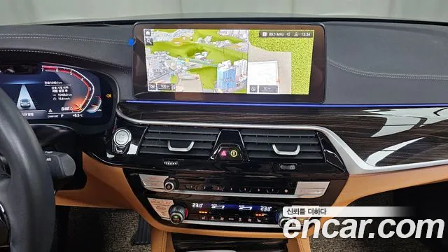 BMW 5 Series G30 — Фото автомобиля 15