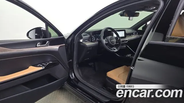 Kia K5 — Фото автомобиля 10