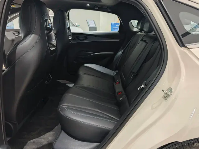 BYD Seal 06 — Фото автомобиля 11