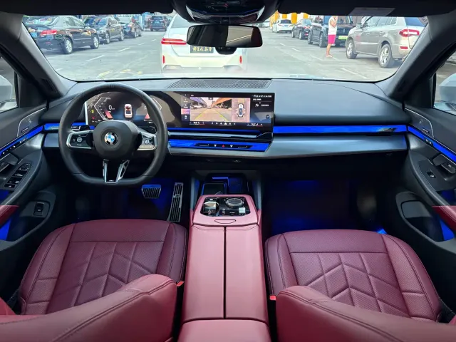 BMW 5 Series — Фото автомобиля 10