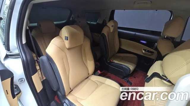 Kia Carnival Generation 4 — Фото автомобиля 18