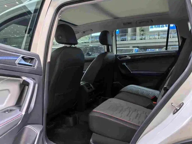 Volkswagen Tiguan L — Фото автомобиля 8