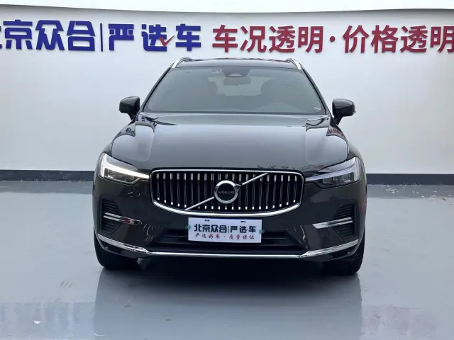 Volvo XC60 — Фото автомобиля 9