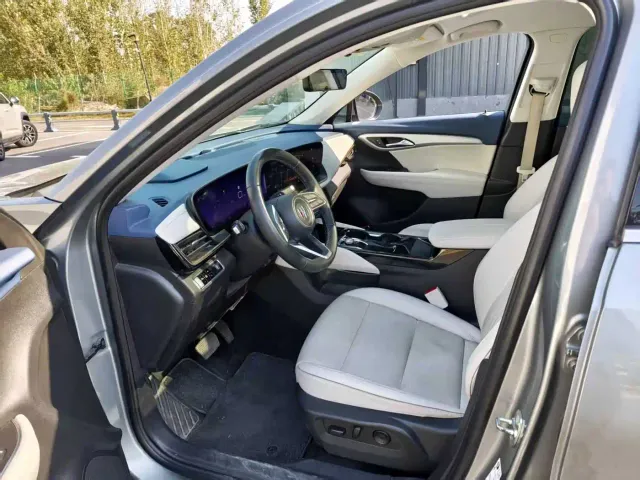 Buick Envision Plus — Фото автомобиля 3