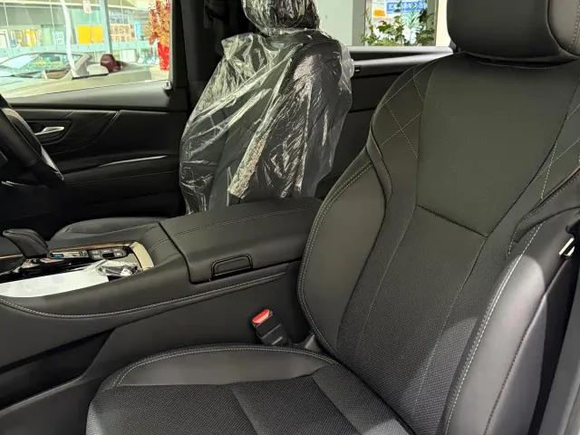 Toyota Vellfire — Фото автомобиля 6