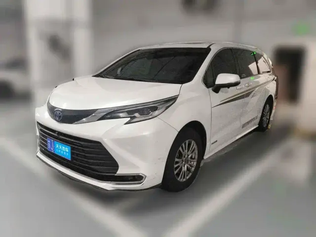 Фотография автомобиля — Toyota Sienna